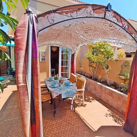Feriehus Casa Golfin - Colorful House With Large Terrace In The Sunny South