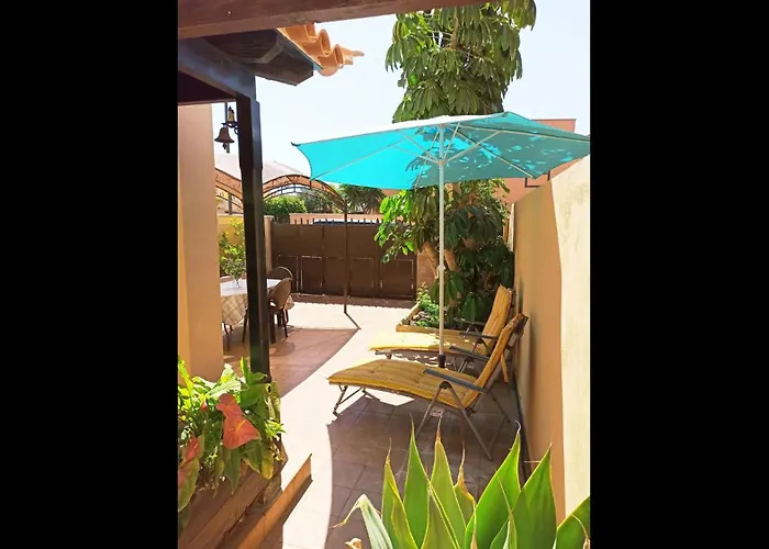 度假居 Casa Golfin - Colorful House With Large Terrace In The Sunny South