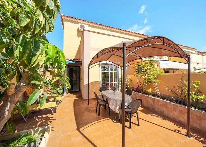 Casa Golfin - Colorful House With Large Terrace In The Sunny South