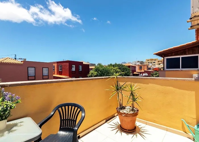 Casa Golfin - Colorful House With Large Terrace In The Sunny South *