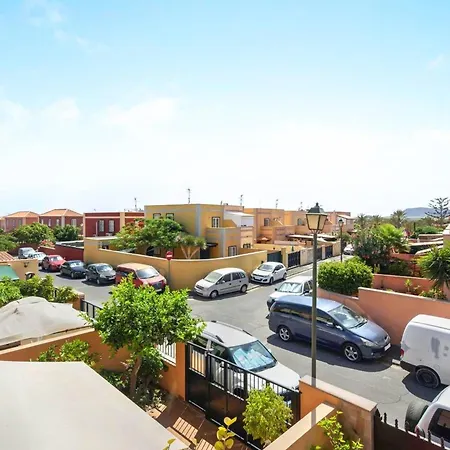 بيت للعطل Casa Golfin - Colorful House With Large Terrace In The Sunny South أرونا