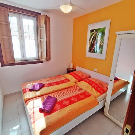 Casa Golfin - Colorful House With Large Terrace In The Sunny South