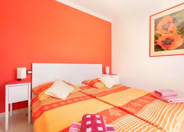 Casa Golfin - Colorful House With Large Terrace In The Sunny South 아로나