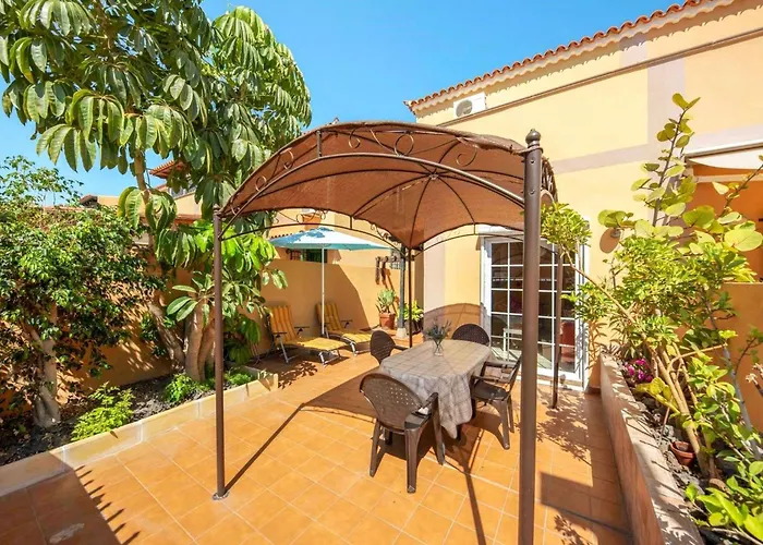Casa Golfin - Colorful House With Large Terrace In The Sunny South * 아로나
