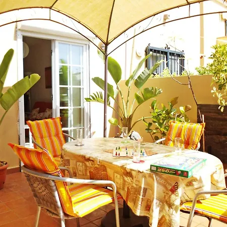 Casa Golfin - Colorful House With Large Terrace In The Sunny South בית נופש ארונה